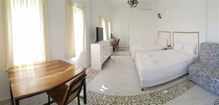 Deluxe Twin Beds