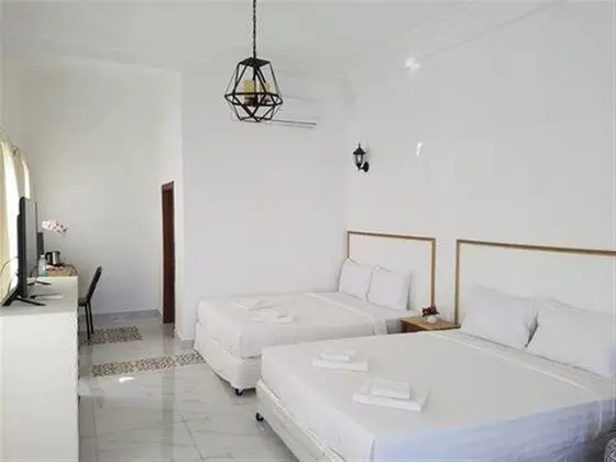 Deluxe Twin Beds