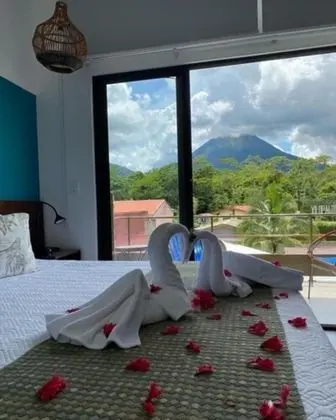 Premium Tek Büyük Yataklı Oda