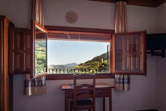 Tek Büyük Yataklı Oda, Dağ Manzaralı