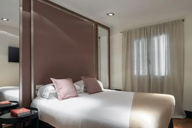 Luxury Tek Büyük Yataklı Oda