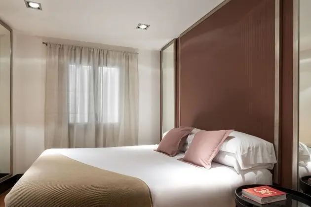 Luxury Tek Büyük Yataklı Oda