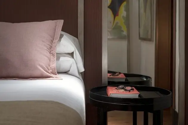 Luxury Tek Büyük Yataklı Oda