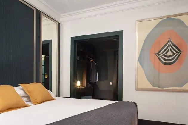 Luxury Tek Büyük Yataklı Oda