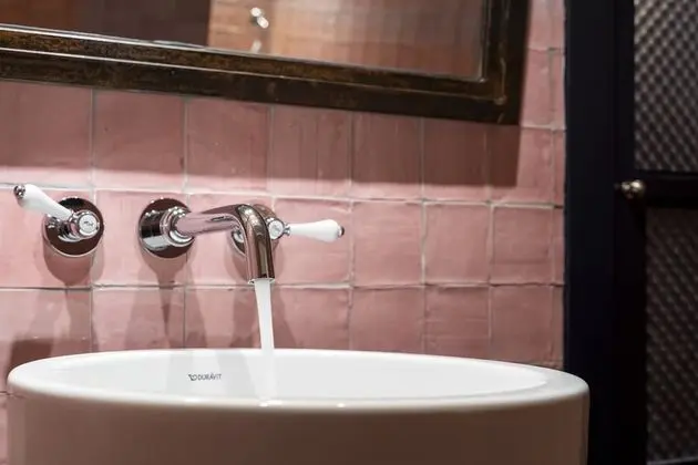 Luxury Tek Büyük Yataklı Oda