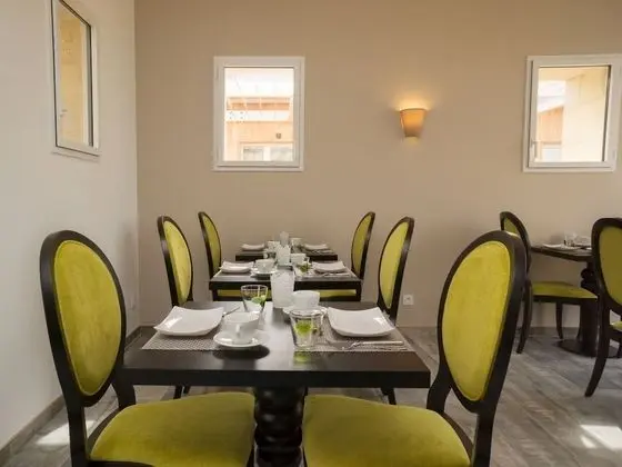 Standard Tek Büyük veya İki Ayrı Yataklı Oda, Özel Banyo, Bahçe Manzaralı