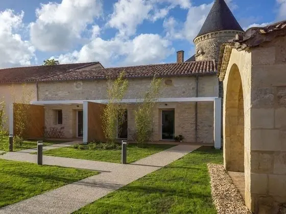 Standard Tek Büyük veya İki Ayrı Yataklı Oda, Özel Banyo, Bahçe Manzaralı