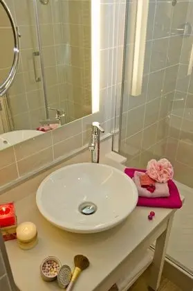 Üç Kişilik Oda, Okyanus Manzaralı