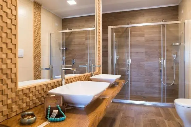 Tek Büyük veya İki Ayrı Yataklı Oda, Deniz Manzaralı