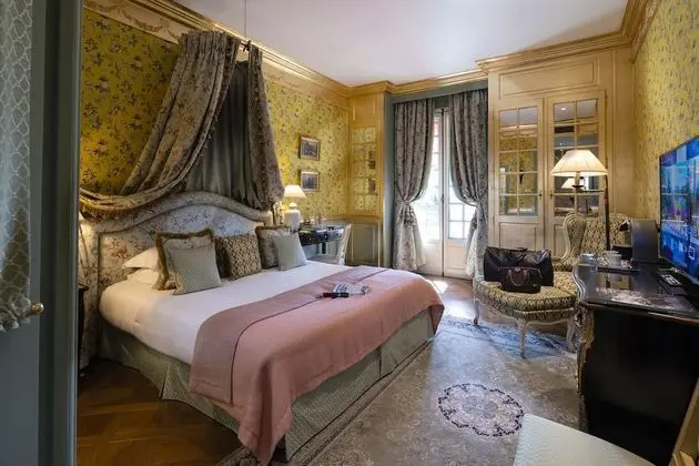 Deluxe Tek Büyük Yataklı Oda