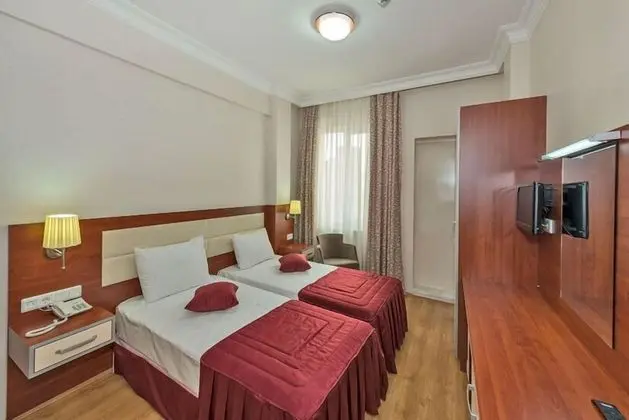 Tek Büyük veya İki Ayrı Yataklı Oda