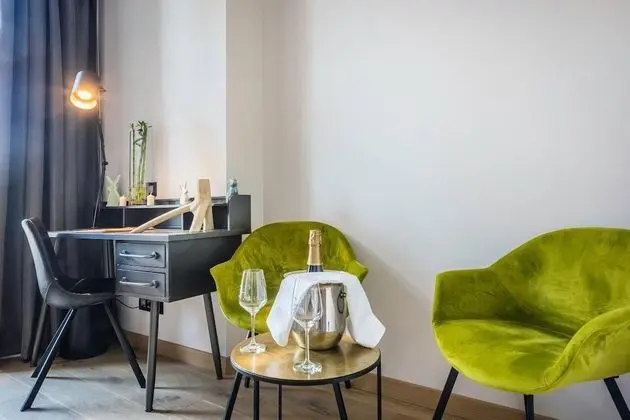 Deluxe Tek Büyük veya İki Ayrı Yataklı Oda, Avlu Manzaralı