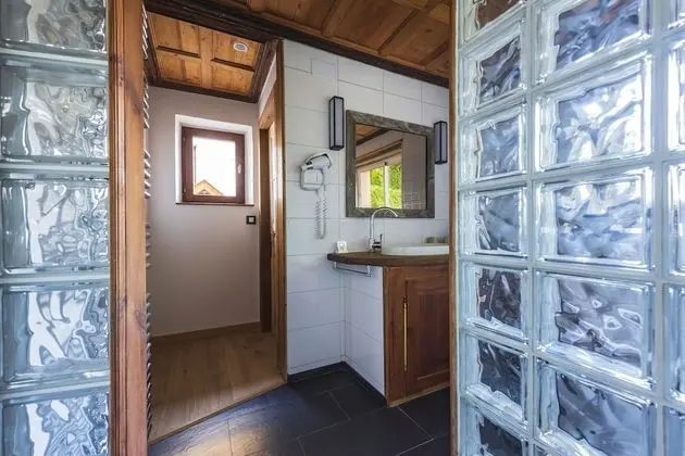 Deluxe Tek Büyük veya İki Ayrı Yataklı Oda, Avlu Manzaralı