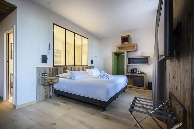 Tek Büyük veya İki Ayrı Yataklı Oda, Bahçe Manzaralı (Authentique)