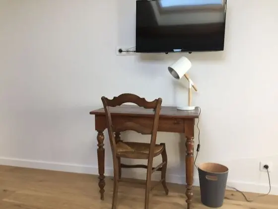 Tek Büyük Yataklı Oda, Banyolu/Duşlu (CHAMBRE 1)