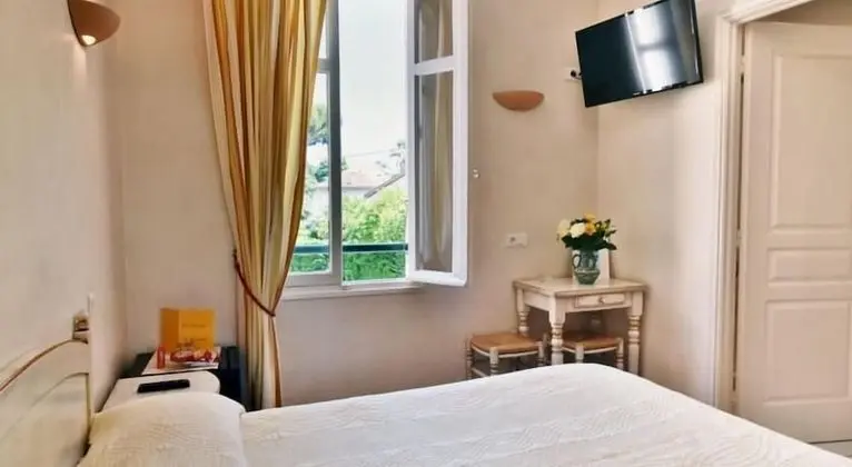 Standard Oda, 1 Çift Kişilik Yatak (Small)