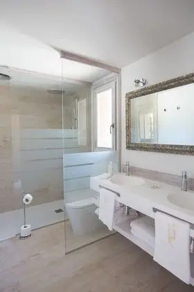 Superior Tek Büyük veya İki Ayrı Yataklı Oda