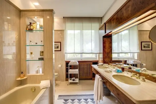 Deluxe Dört Kişilik Oda, Özel Banyo