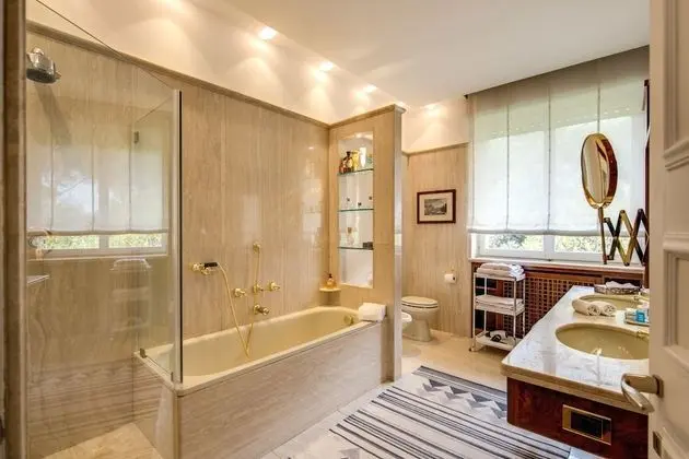 Deluxe Dört Kişilik Oda, Özel Banyo