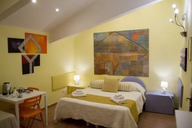 Tek Büyük veya İki Ayrı Yataklı Oda (External bathroom)