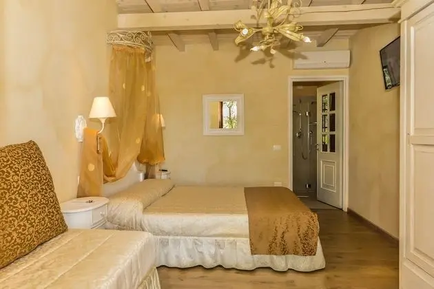 Romantic Üç Kişilik Oda, Göl Manzaralı