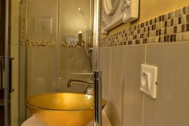 Romantic Üç Kişilik Oda, Göl Manzaralı