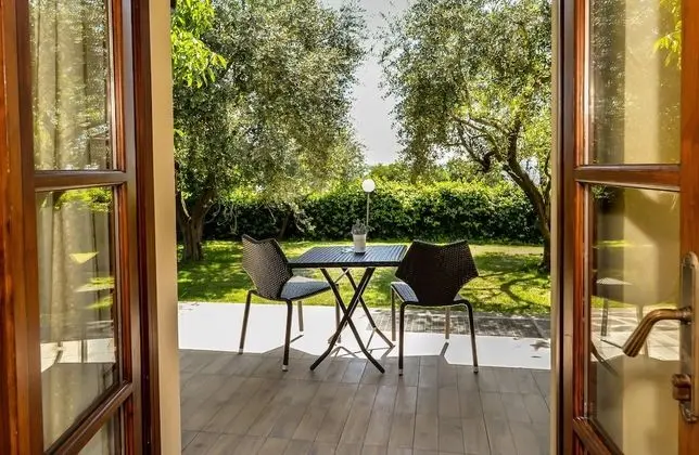 Romantic Üç Kişilik Oda, Göl Manzaralı