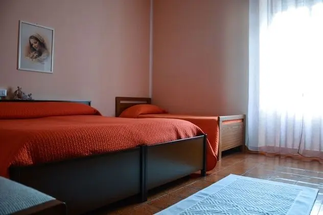 Üç Kişilik Oda, Ortak Banyo