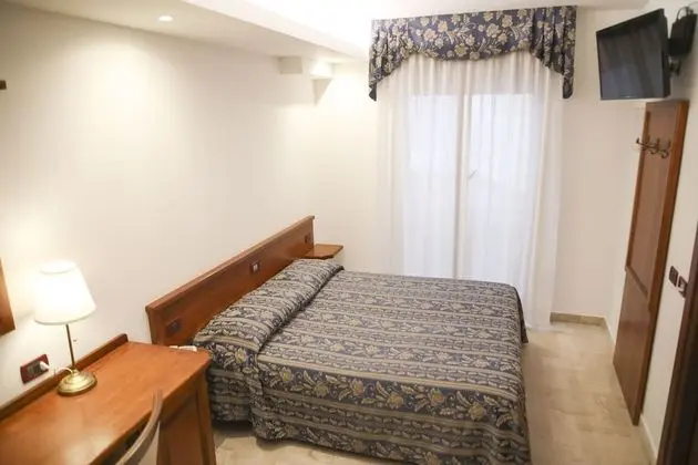 Economy Oda, Avlu Manzaralı