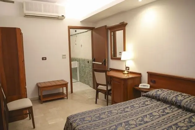 Economy Oda, Avlu Manzaralı