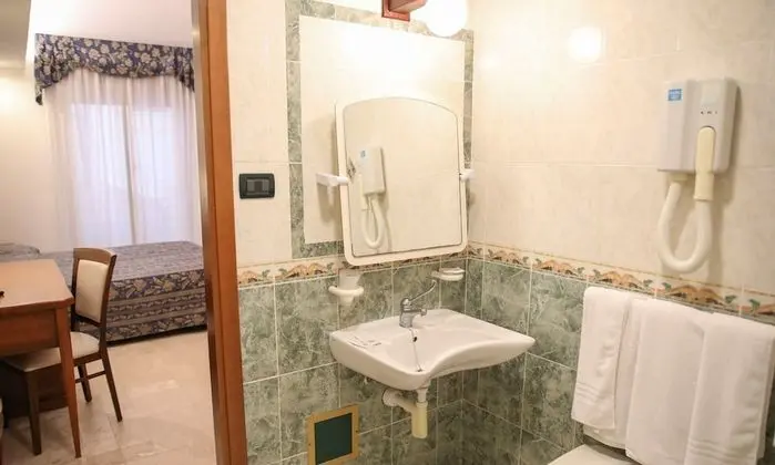 Economy Oda, Avlu Manzaralı