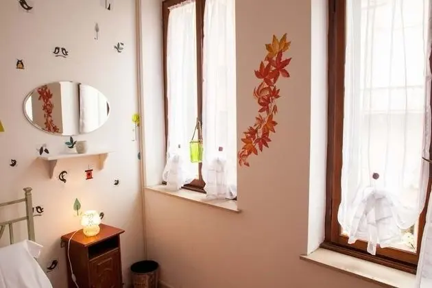 Tek Büyük Yataklı Oda, Ortak Banyo