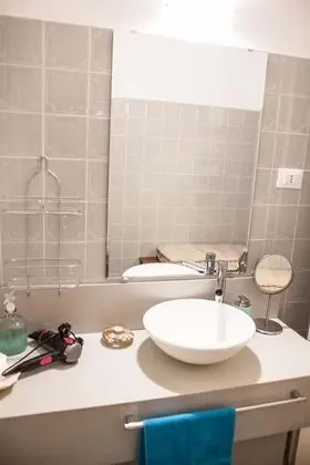 Tek Büyük Yataklı Oda, Ortak Banyo