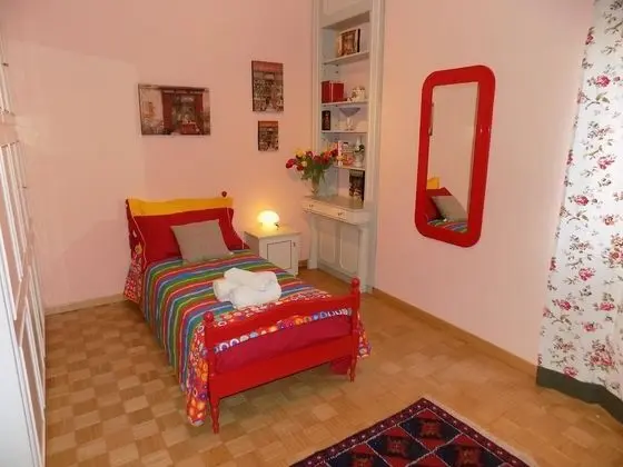 İki Ayrı Yataklı Oda, Ortak Banyo