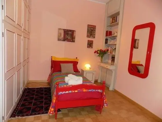 İki Ayrı Yataklı Oda, Ortak Banyo