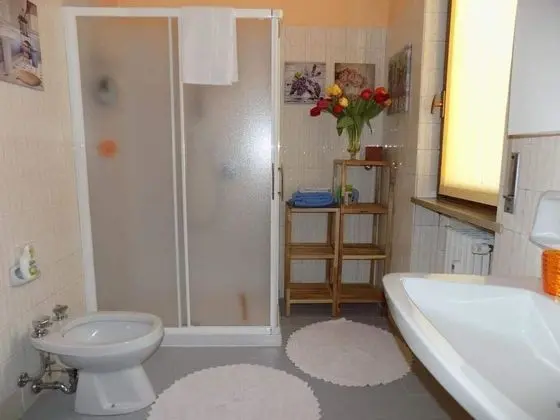 Tek Büyük Yataklı Oda, Ortak Banyo