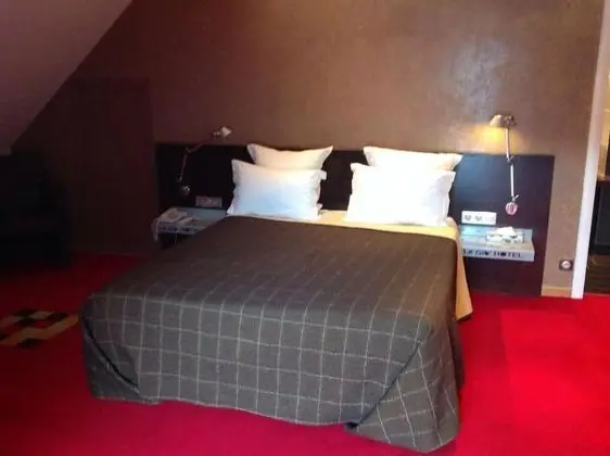 Standard Oda, 1 Büyük (Queen) Boy Yatak, Engellilere Uygun, Sigara İçilmez