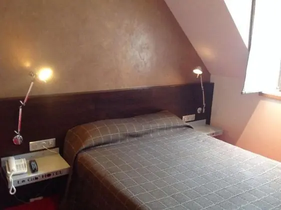 Standard Oda, 1 Büyük (Queen) Boy Yatak, Engellilere Uygun, Sigara İçilmez