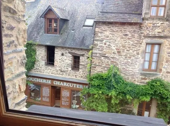 Standard Oda, 1 Büyük (Queen) Boy Yatak, Engellilere Uygun, Sigara İçilmez