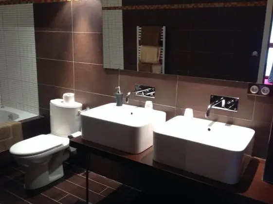 Standard Oda, 1 Büyük (Queen) Boy Yatak, Engellilere Uygun, Sigara İçilmez