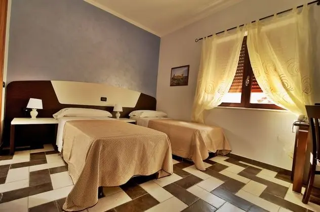 Tek Büyük veya İki Ayrı Yataklı Oda, Banyolu/Duşlu