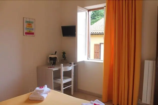 Comfort Tek Büyük veya İki Ayrı Yataklı Oda