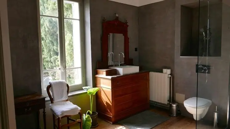 Romantic Tek Büyük Yataklı Oda, Özel Banyo, Bahçe Manzaralı (La Chambre d'Adrienne)