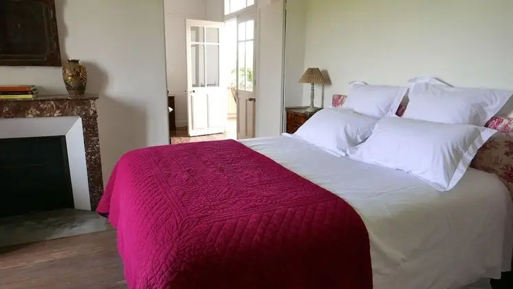 Üç Kişilik Oda, Özel Banyo, Üzüm Asması Manzaralı (La Chambre de Zette)