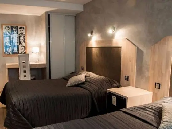 Dört Kişilik Oda, 2 Büyük (Queen) Boy Yatak