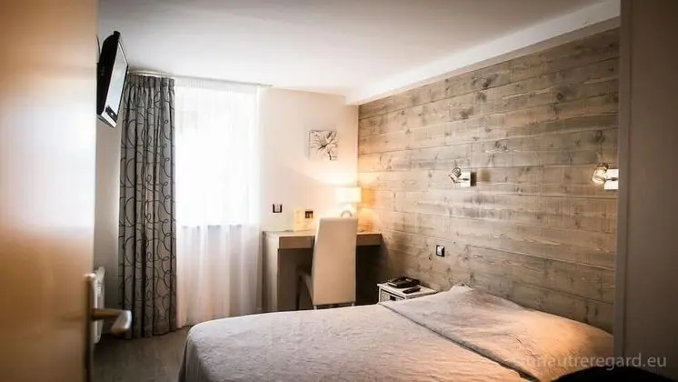 Standard Tek Büyük Yataklı Oda