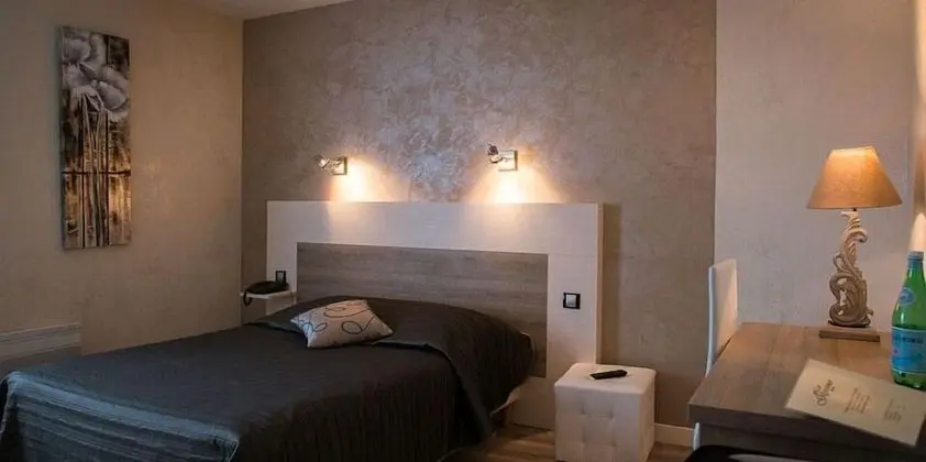 Standard Tek Büyük Yataklı Oda