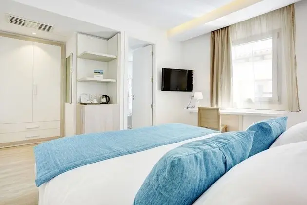 Standard Tek Büyük Yataklı Oda, Kısmi Deniz Manzaralı