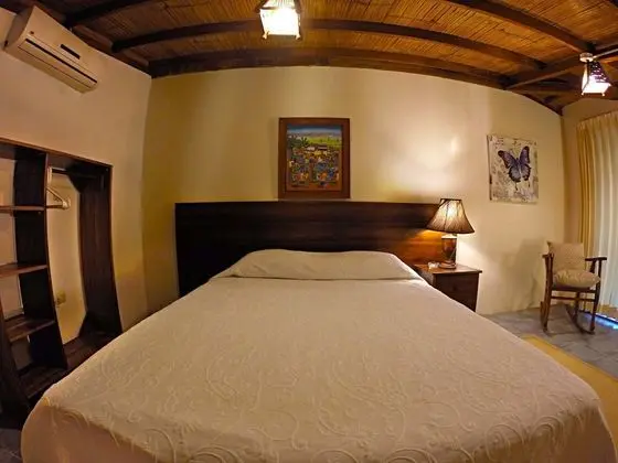 Deluxe Tek Büyük Yataklı Oda, Balkon, Deniz Manzaralı (Room #8)