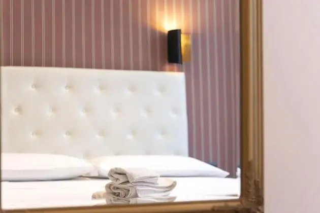 Standard Üç Kişilik Oda, Banyolu/Duşlu